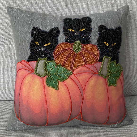 Pier 1 Beaded black cat pumpkin pillow - Picture 2 of 6